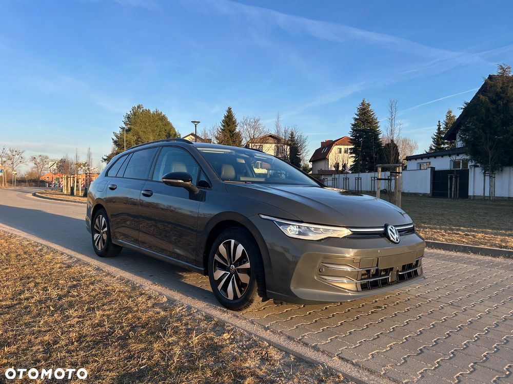 Volkswagen Golf 1.5 eTSI mHEV Special Edition DSG - 4