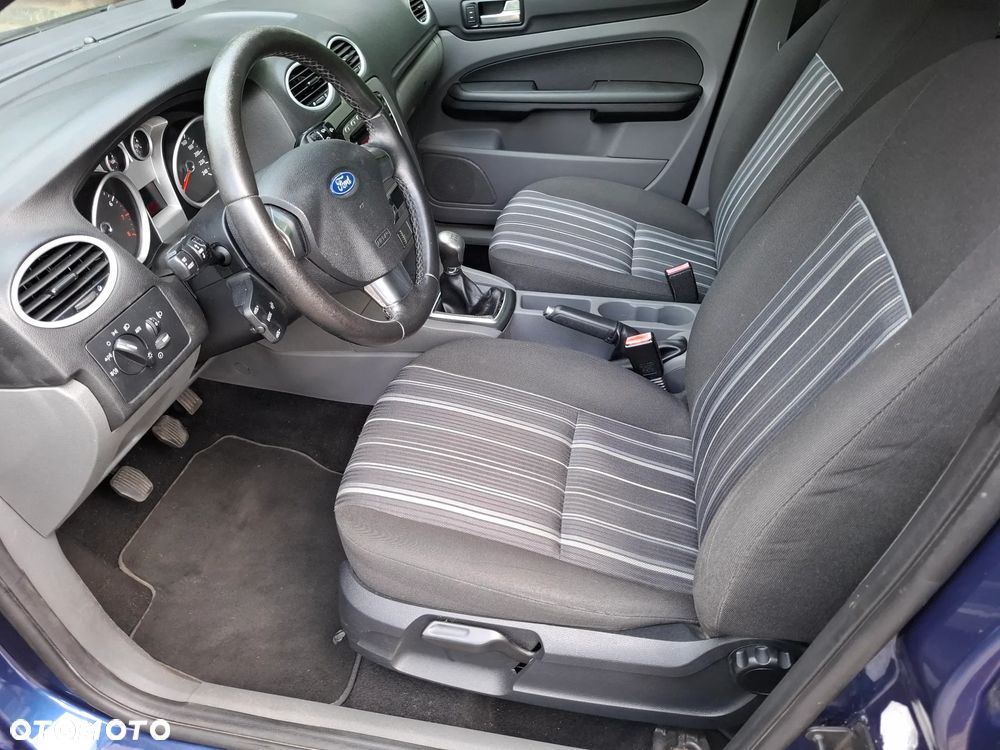 Ford Focus 1.6 Gold X - 26