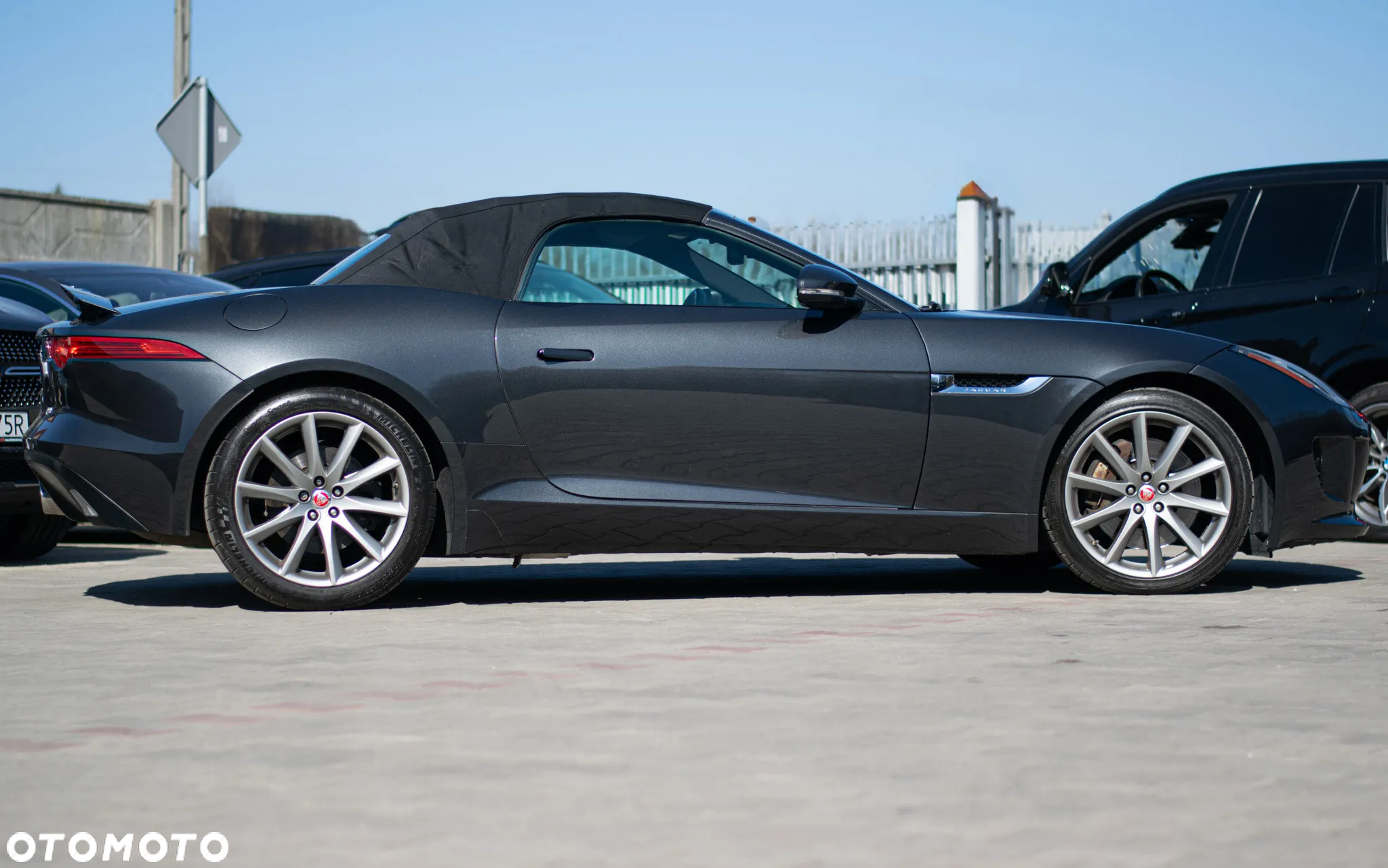 Jaguar F-Type Cabriolet R-Dynamic - 36