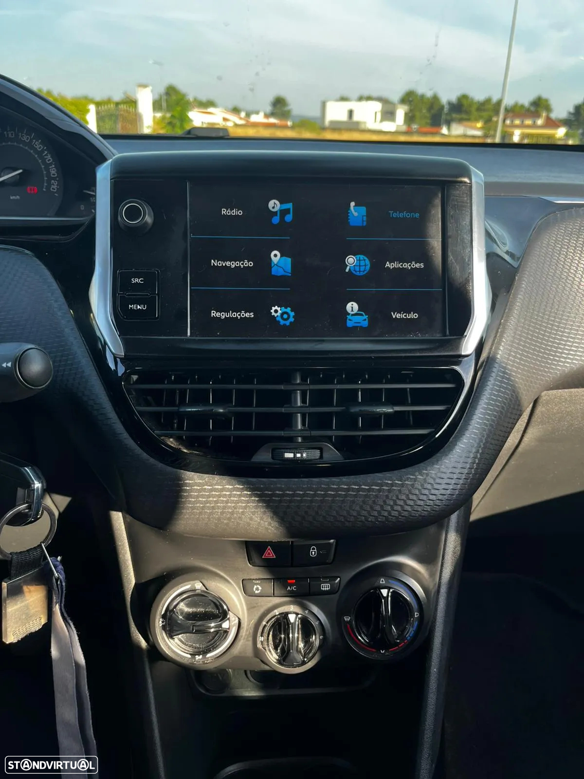 Peugeot 2008 1.2 PureTech Signature - 9