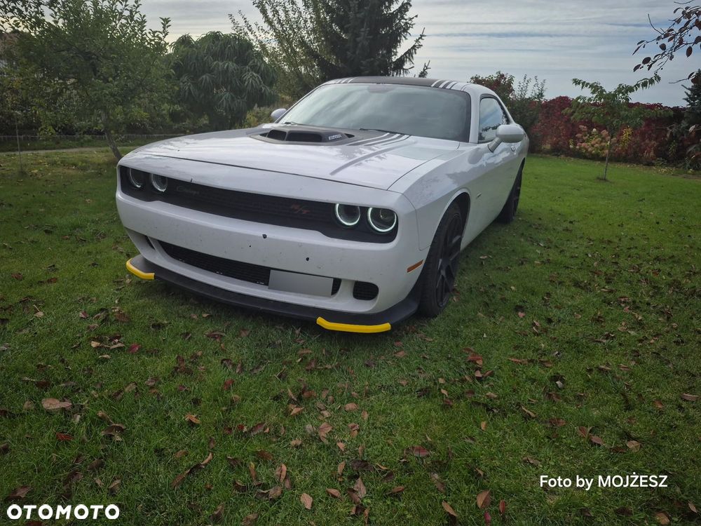 Dodge Challenger - 1