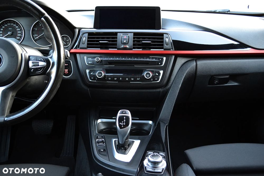 BMW Seria 3 320d DPF Edition Sport - 14