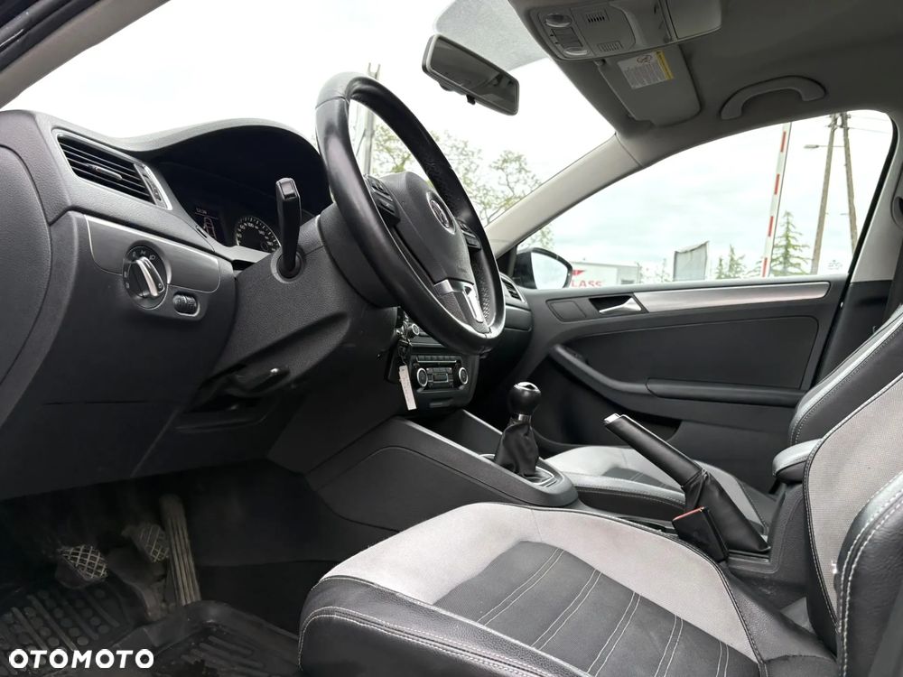 Volkswagen Jetta 1.4 TSI Highline - 11