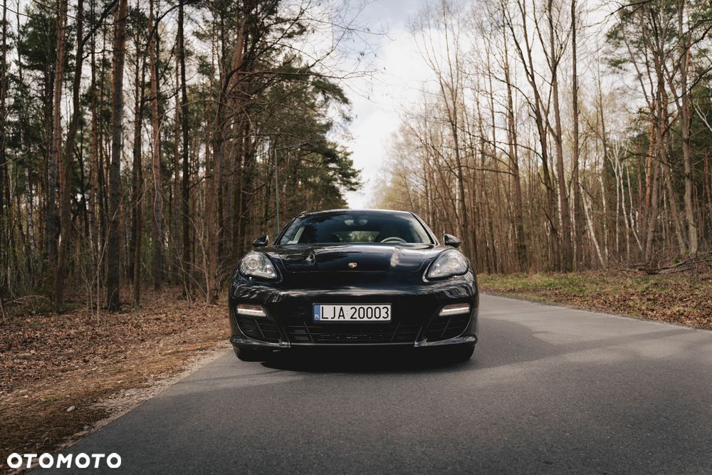 Porsche Panamera 4S - 38