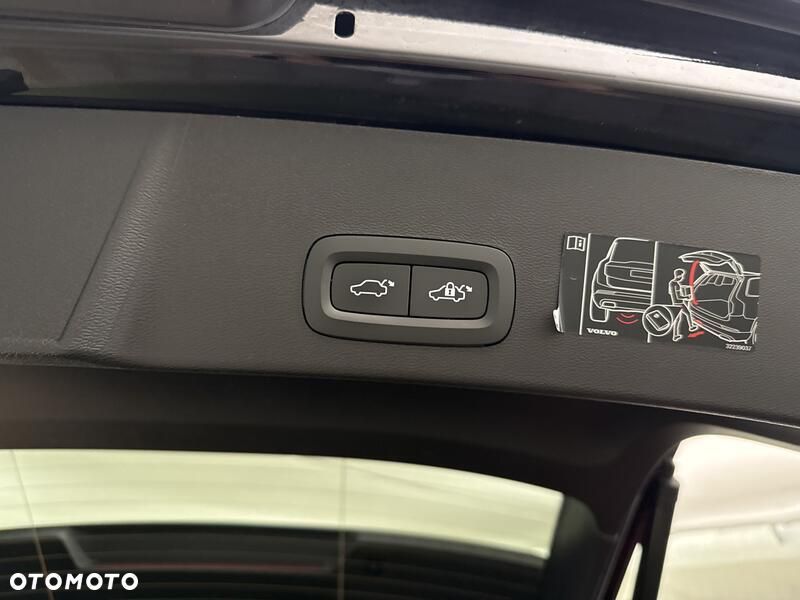 Volvo XC 40 B4 B AWD R-Design - 22
