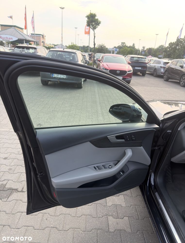 Audi A4 Limousine - 15