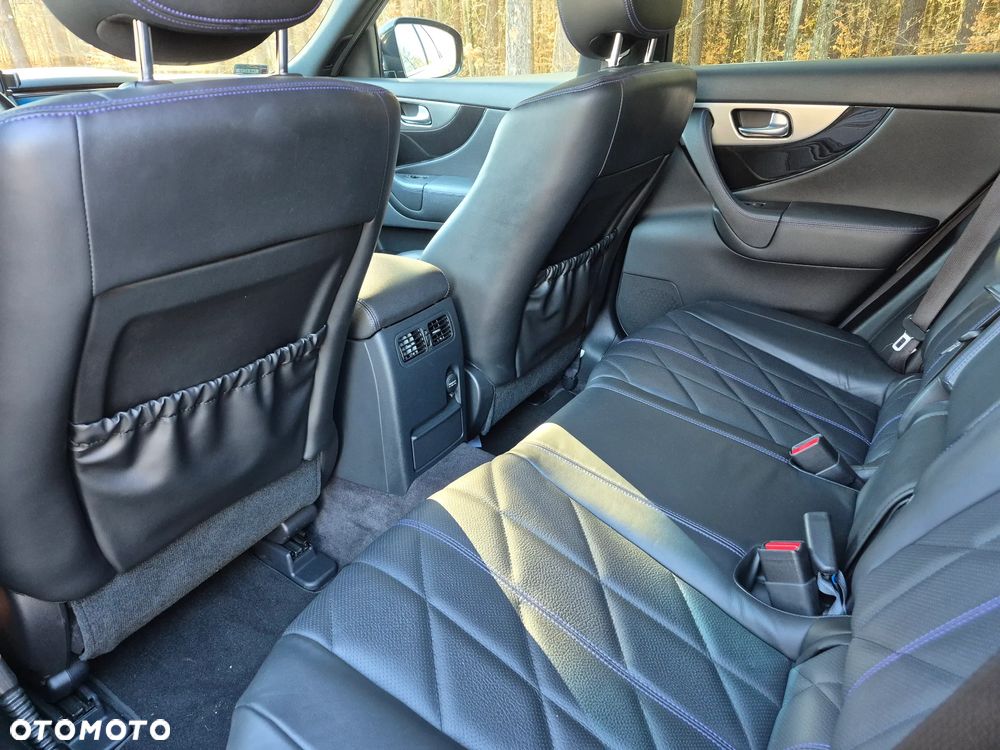 Infiniti QX70 3.7 S Premium - 9