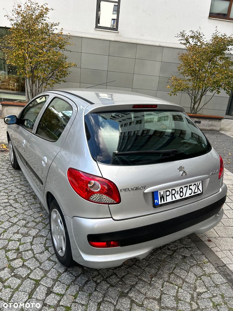 Peugeot 206 2010 photo 4