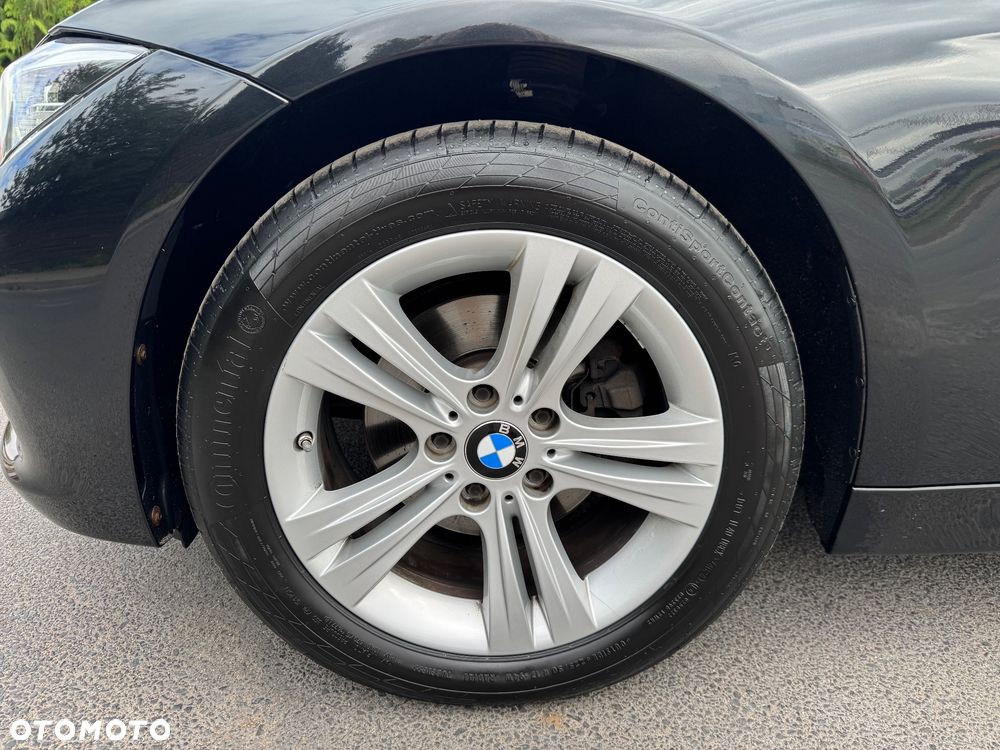 BMW Seria 3 320d xDrive Sport Line - 13