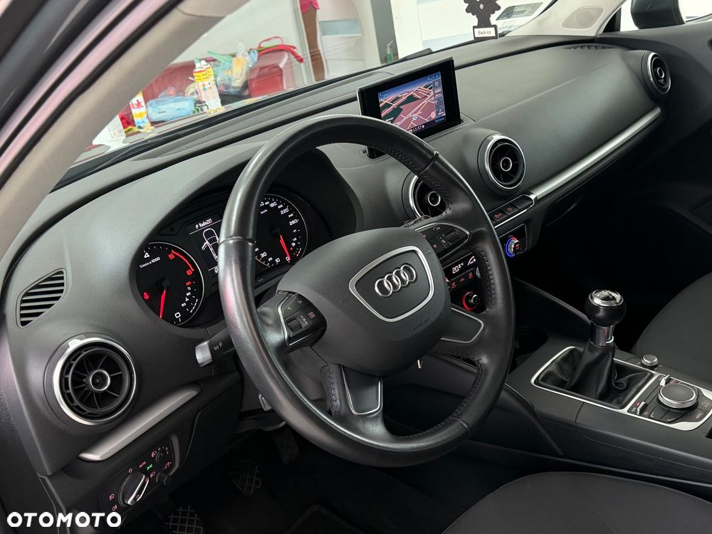 Audi A3 Sportback 1.6 TDI Ambition - 28