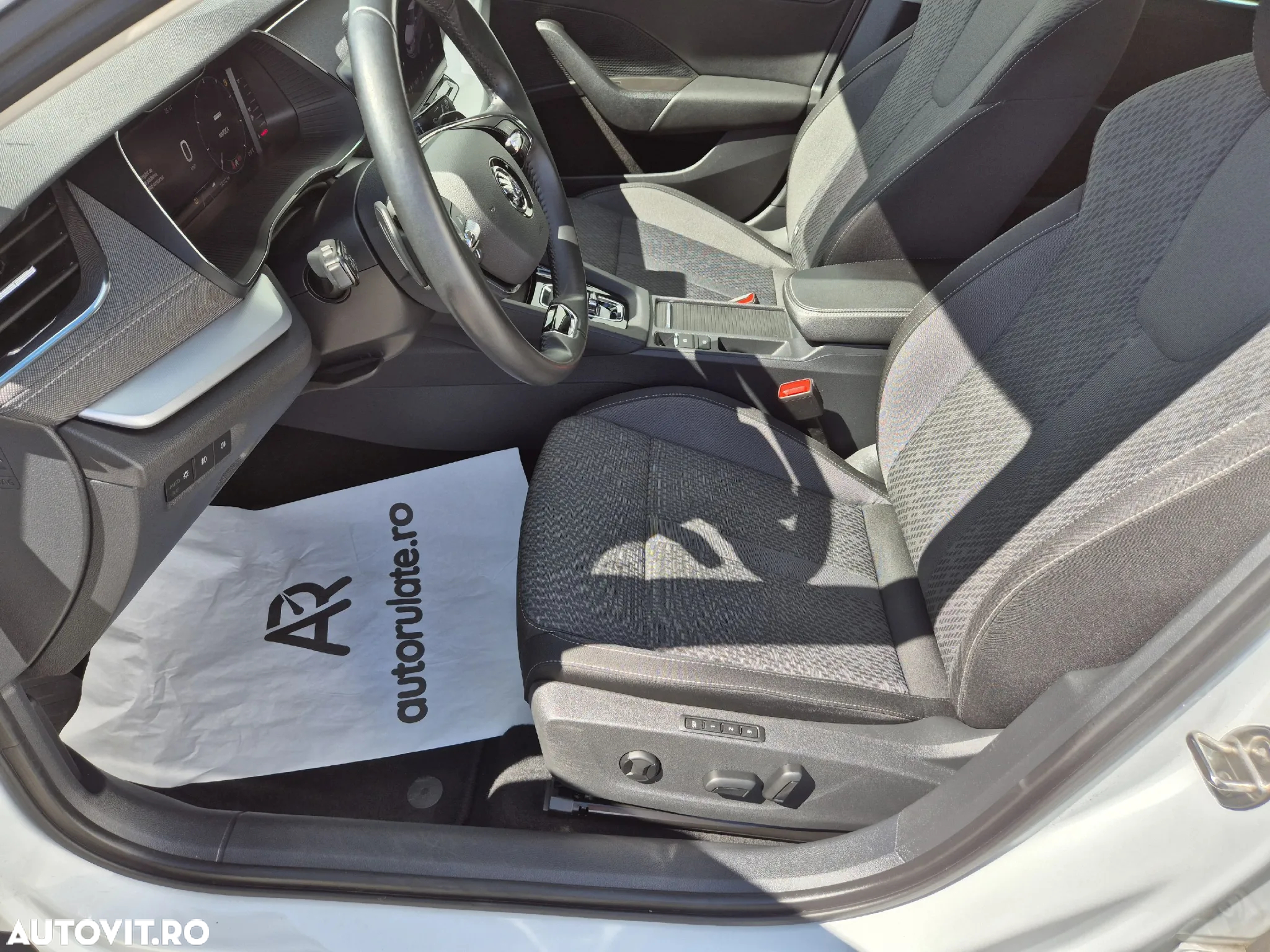 Skoda Octavia Combi 2.0 TDI DSG Style - 9