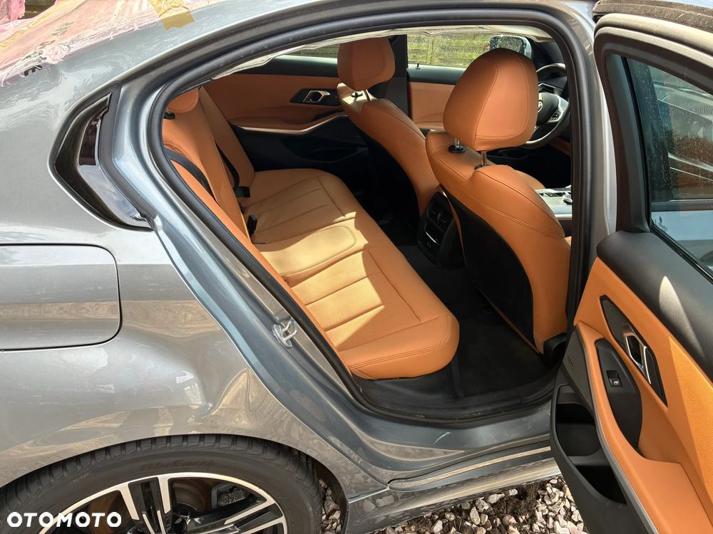 BMW Seria 3 ver-320d-mhev-m-sport - 22