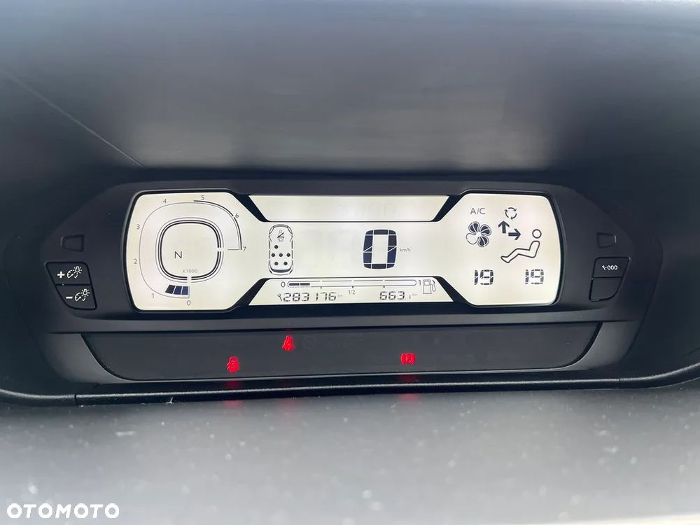 Citroën C4 Grand Picasso - 16