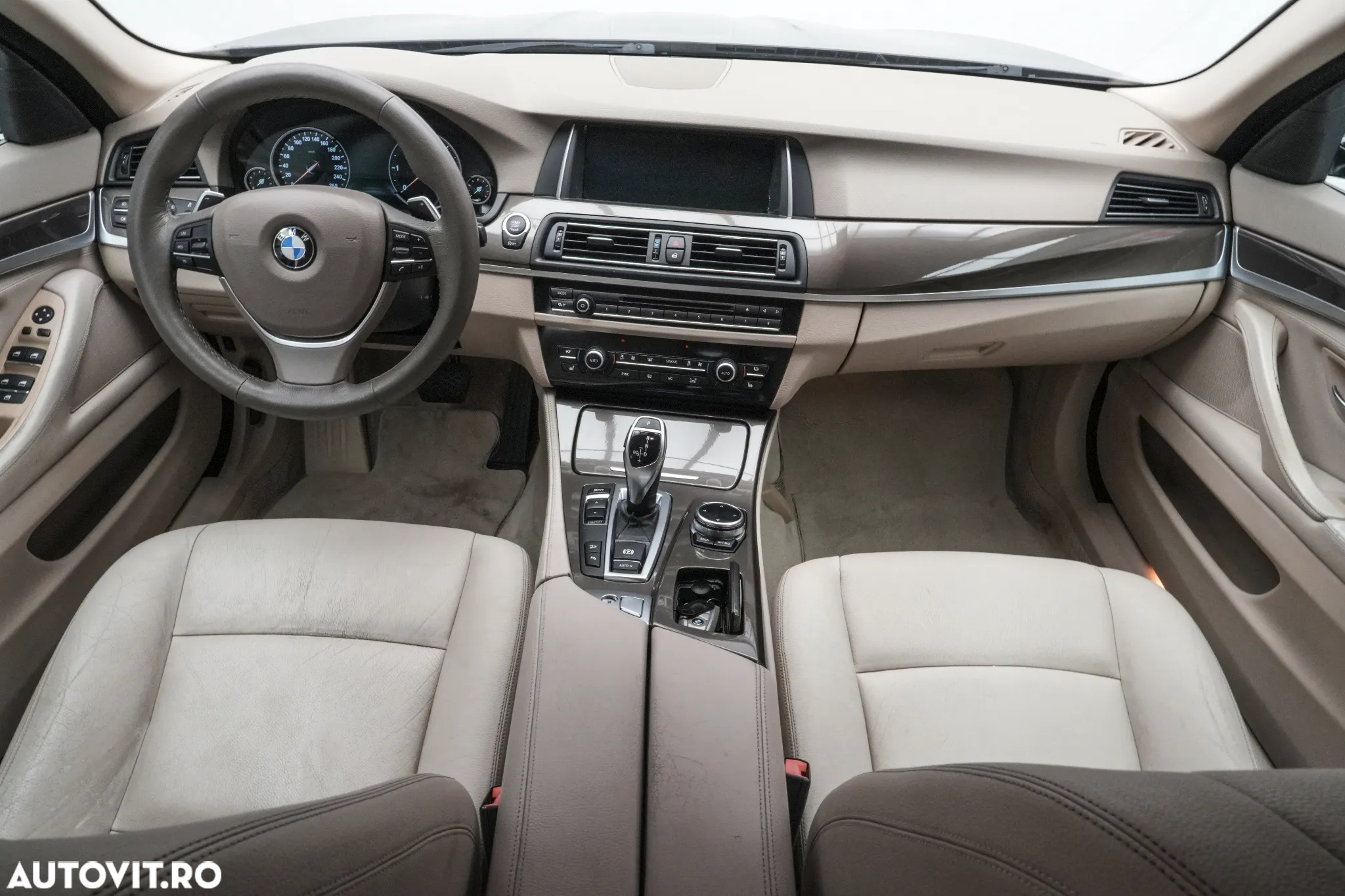 BMW Seria 5 525d xDrive Touring - 7