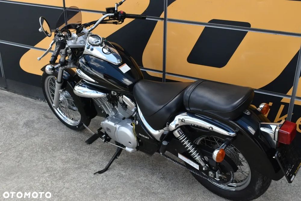 Suzuki Intruder - 9