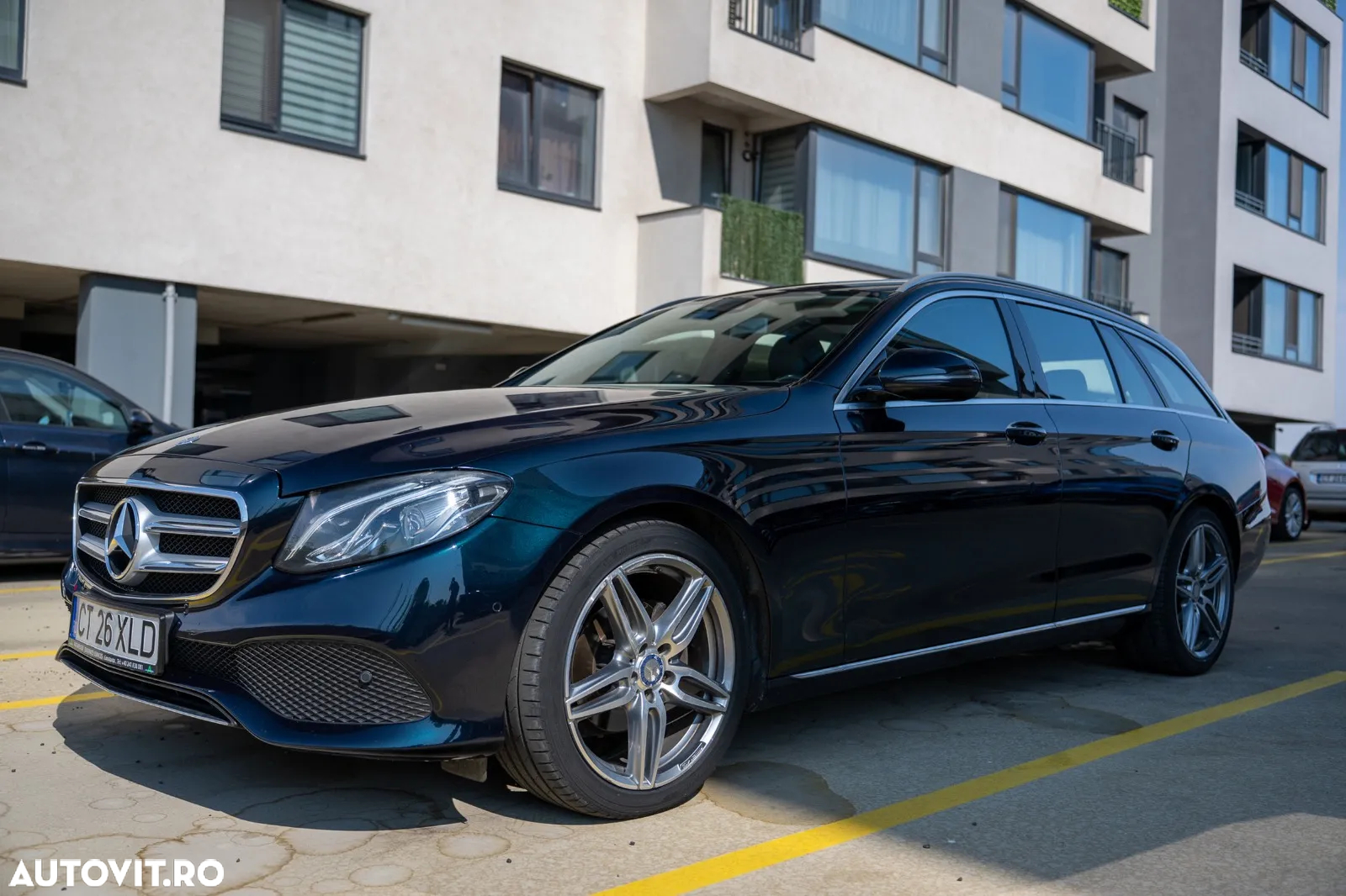 Mercedes-Benz E 220 d T 9G-TRONIC Avantgarde - 5
