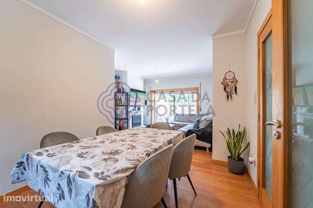 Apartamento com terraço em Canelas em zona habitacional - Grande imagem: 5/20