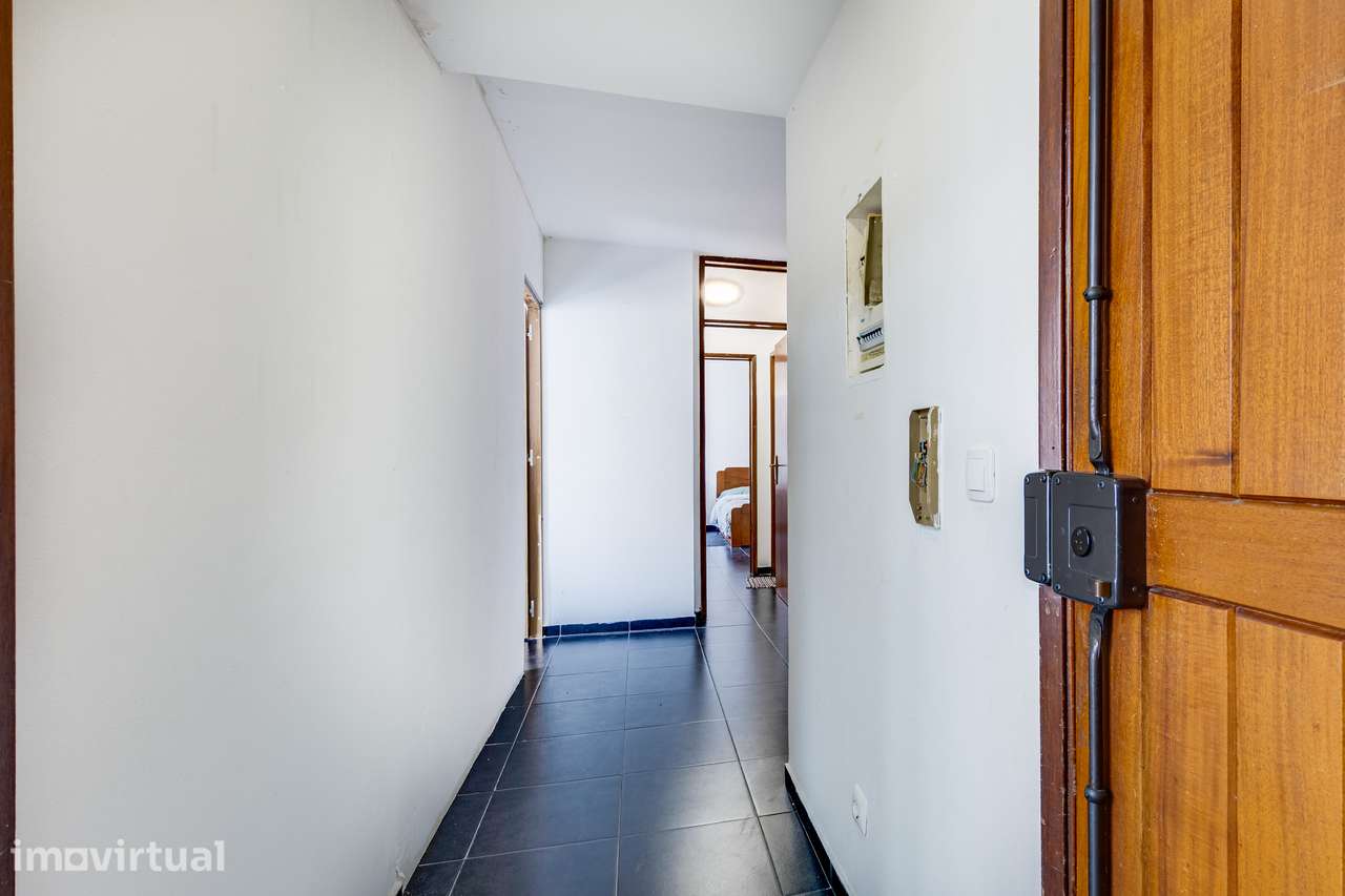 APARTAMENTO T2 CONVERTIDO EM T3 | 84M2 BRUTA | ARRECADAÇÃO | SETÚBAL - Grande imagem: 3/26
