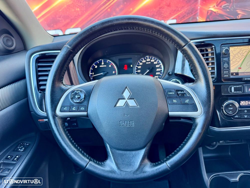 Mitsubishi Outlander 2.2 DI-D Instyle Navi - 18