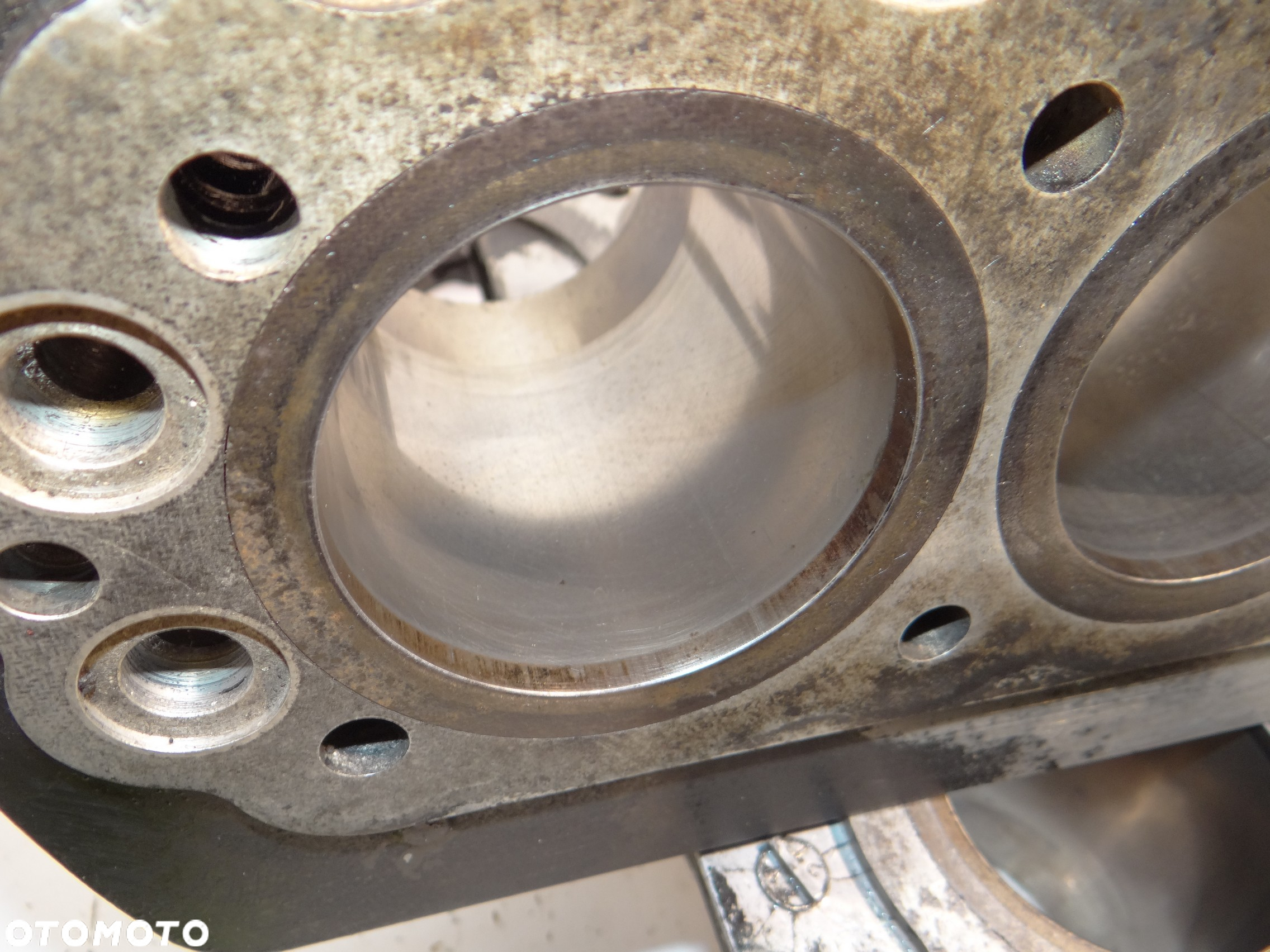 Yamaha XS 750 głowica cylinder tłoki szklanki płytki zaworowe wałek rozrządu pokrywa głowicy Y1238 - 14