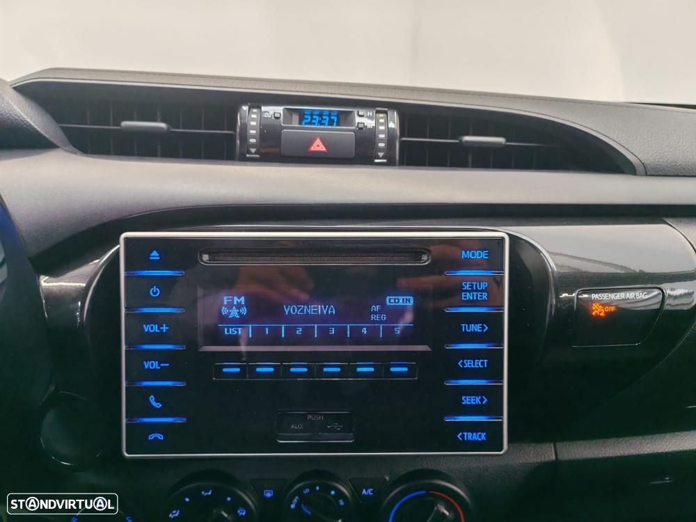 Toyota Hilux 2.4 D-4D 4WD CE 3L - 15