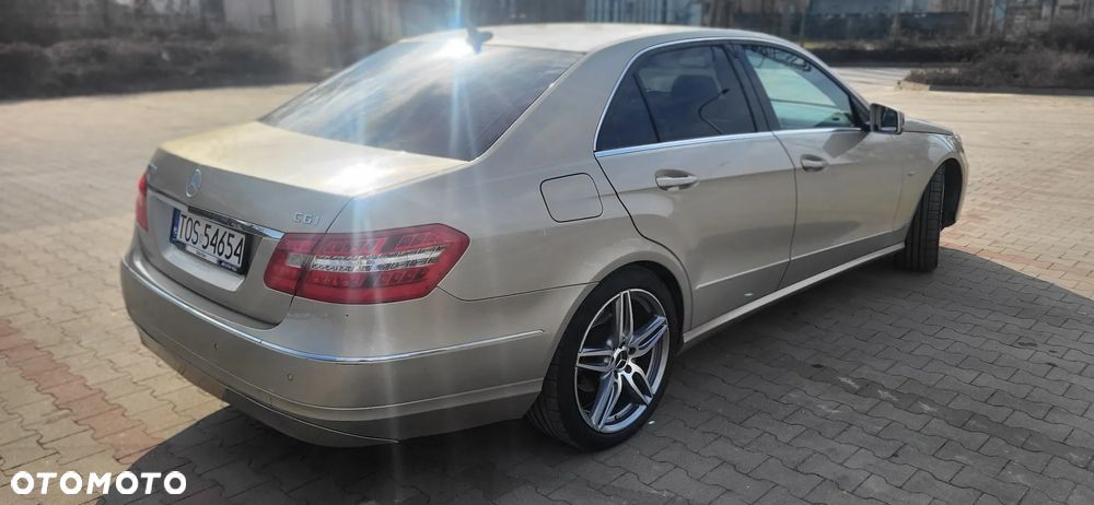 Mercedes-Benz Klasa E 250 CGI BlueEFFICIENCY Avantgarde - 6