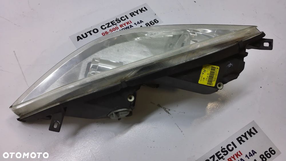 Mitsubishi Colt Lampa Przód Prawa Strona 0 301 208  202 - 3