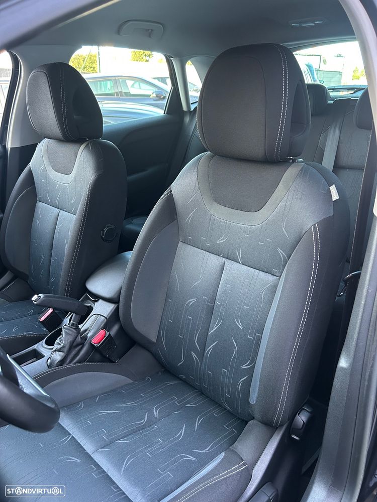 Citroën C4 e-HDi 110 Exclusive - 6