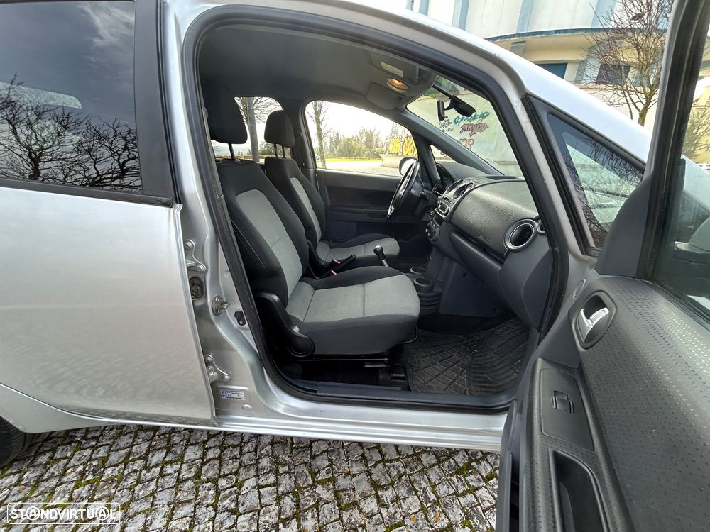 Mitsubishi Colt - 16