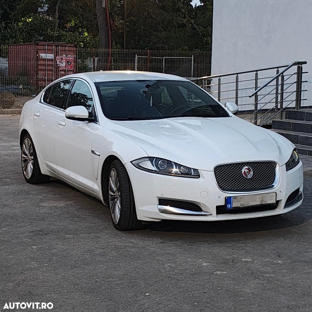 Jaguar XF 2.2D Portfolio - 5