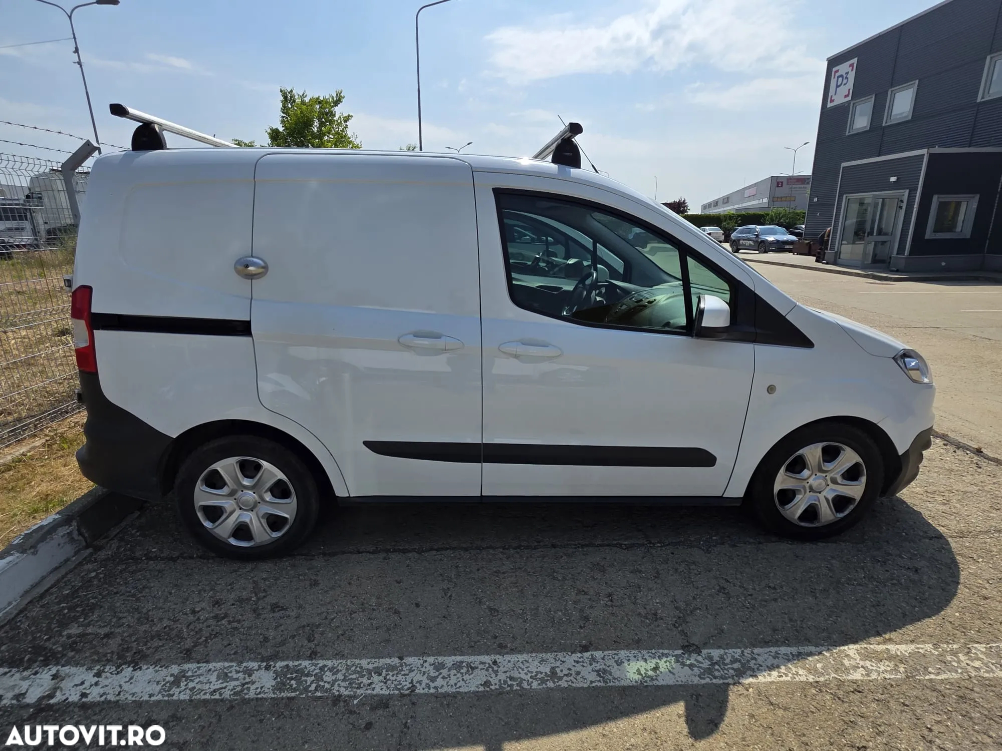 Ford Transit Courier - 4