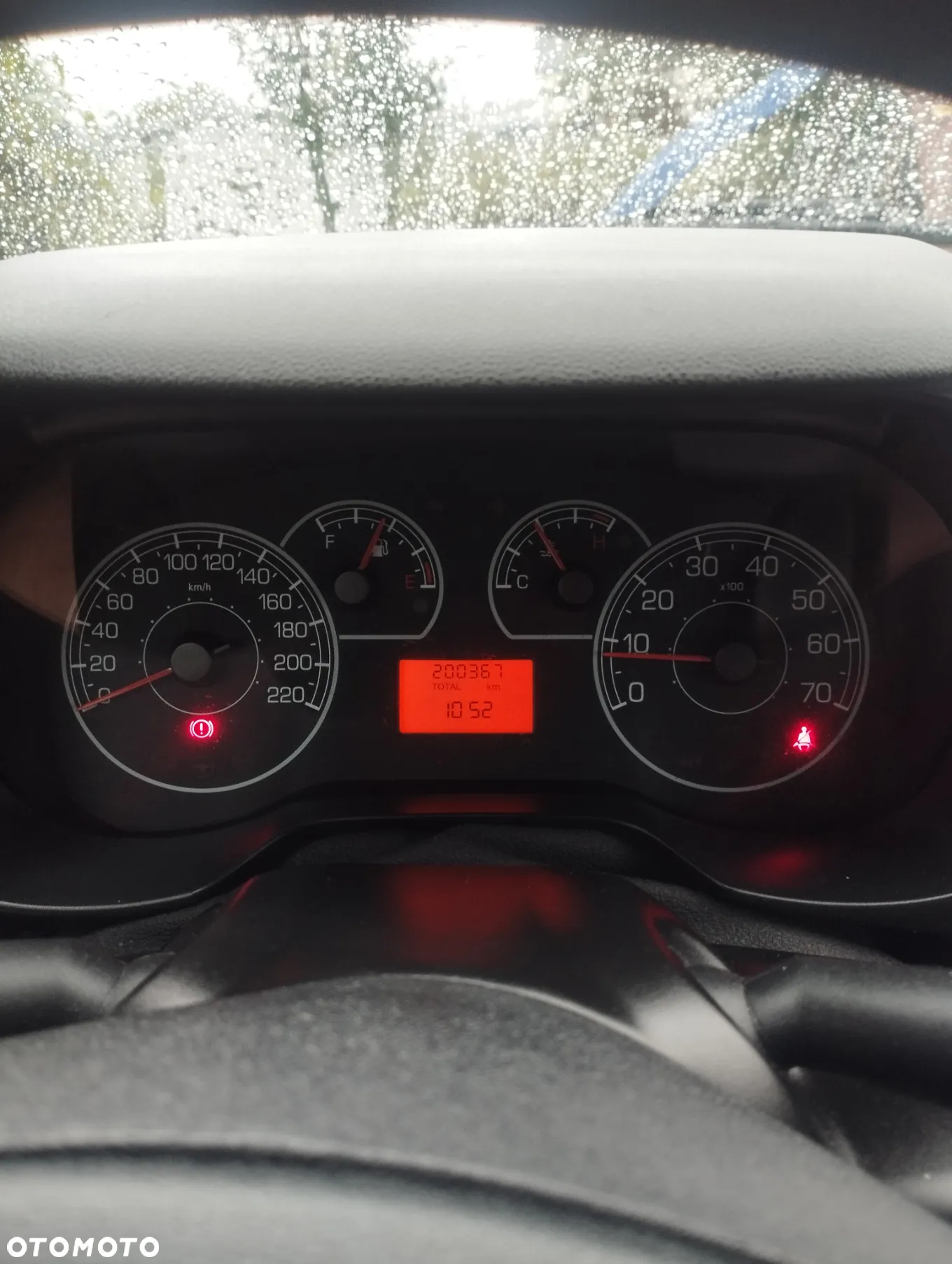 Fiat Punto ver-1-2-8v-classic - 10