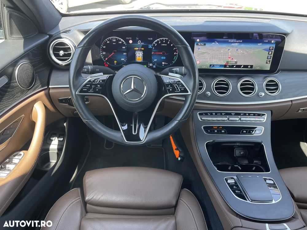 Mercedes-Benz E - 27