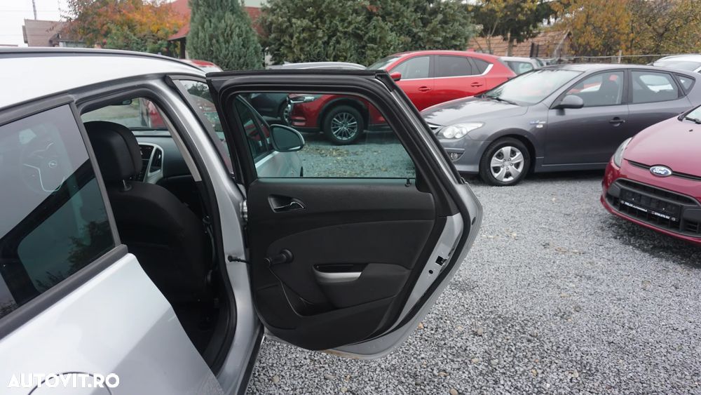 Opel Astra 1.7 CDTI DPF NAVI - 12
