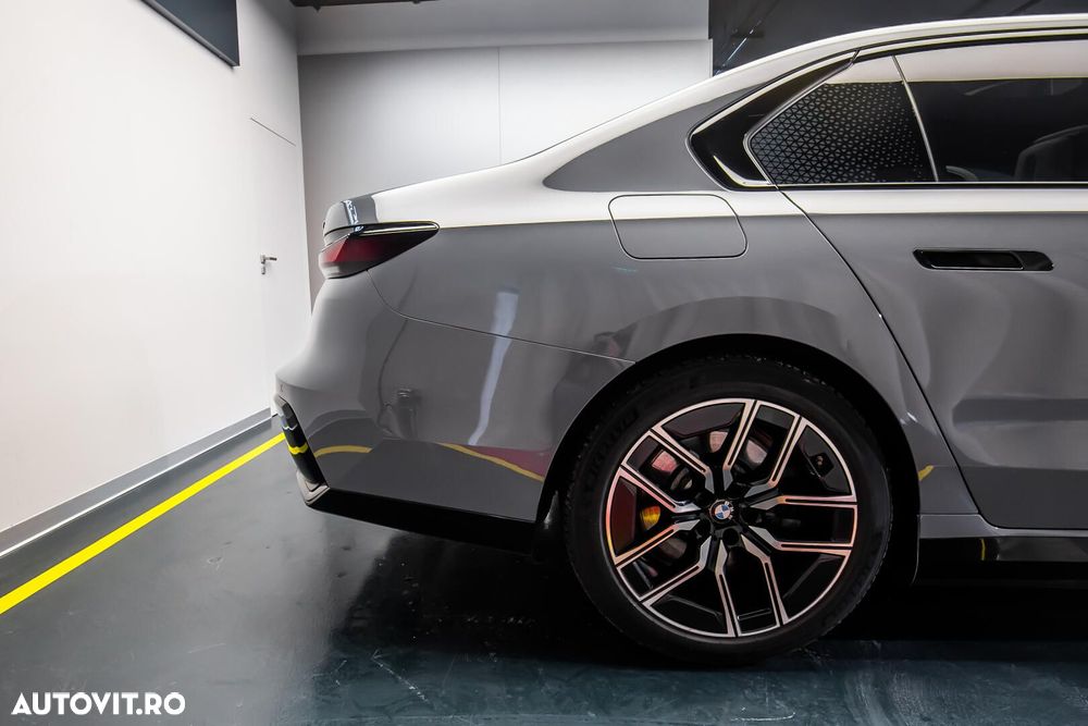 BMW Seria 7 - 34