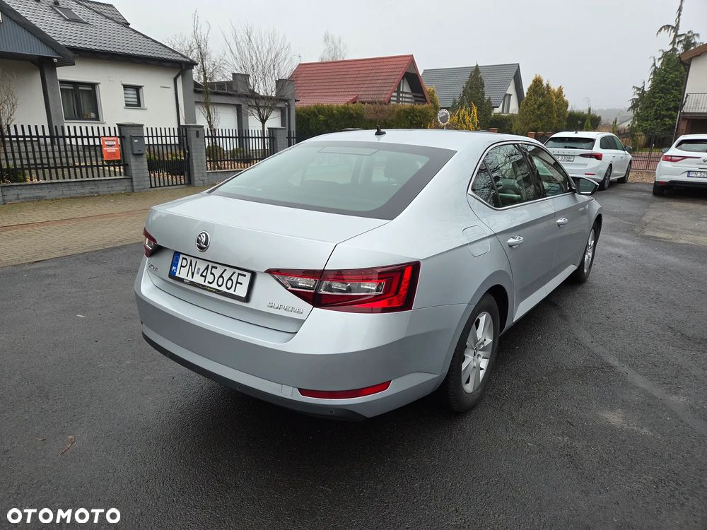 Skoda Superb 1.8 TSI Ambition DSG - 7