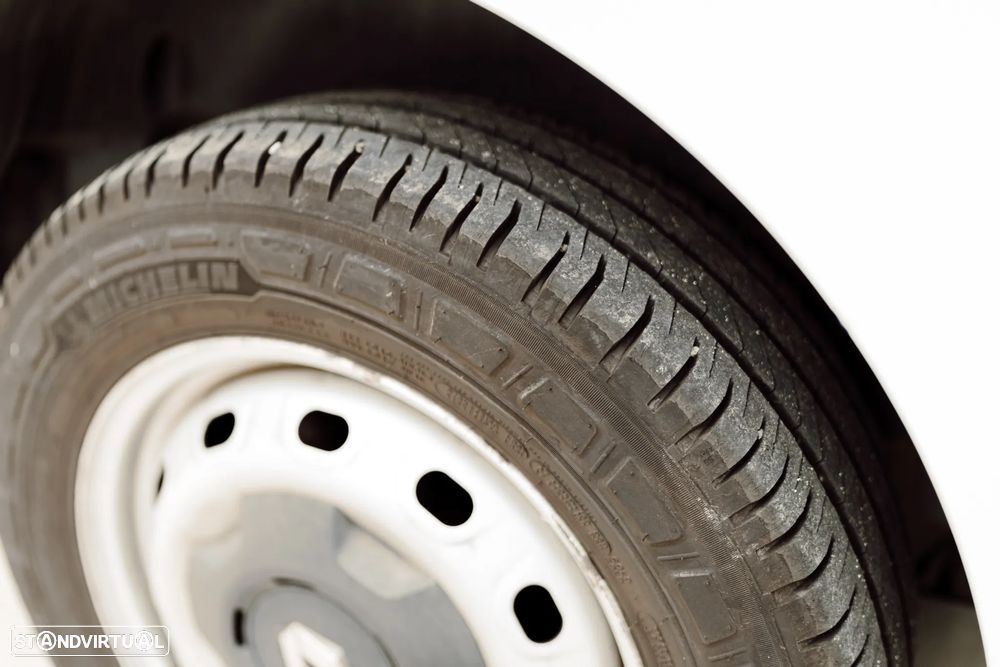 Renault Trafic 1.6 dCi L2H1 1.2T - 13