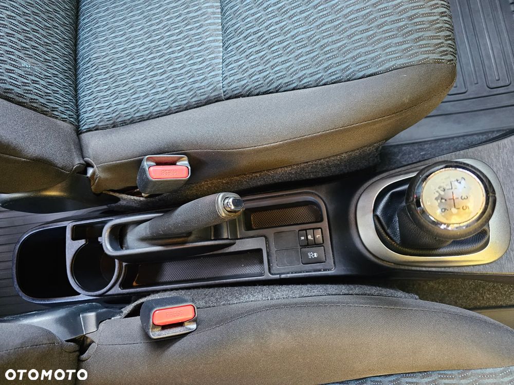 Toyota Yaris - 10