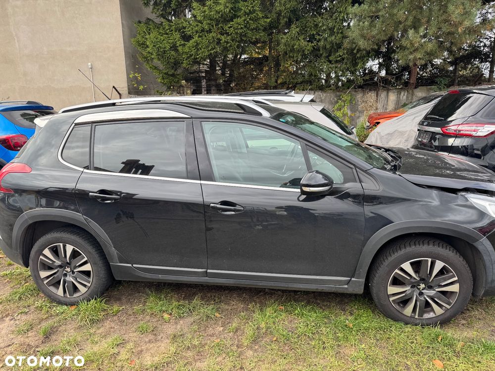 Peugeot 2008 1.6 BlueHDi Allure S&S - 5