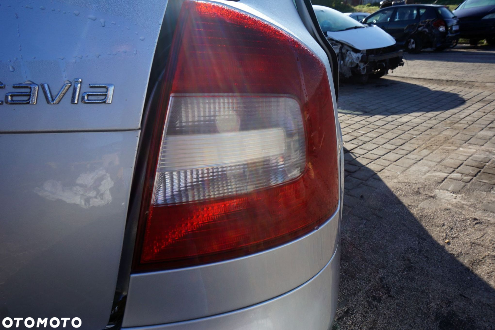 LAMPA TYLNA PRAWA OCTAVIA II LIFT HB  SKODA 2008-2013 - 3