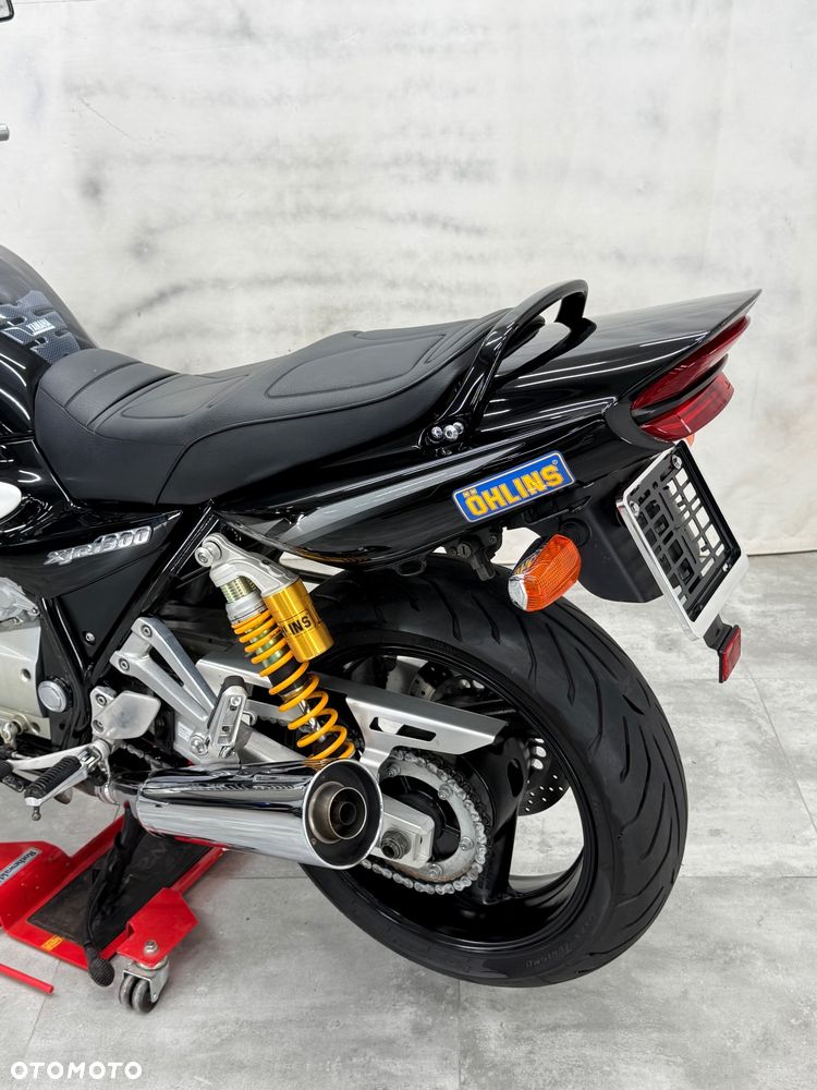 Yamaha XJR - 5