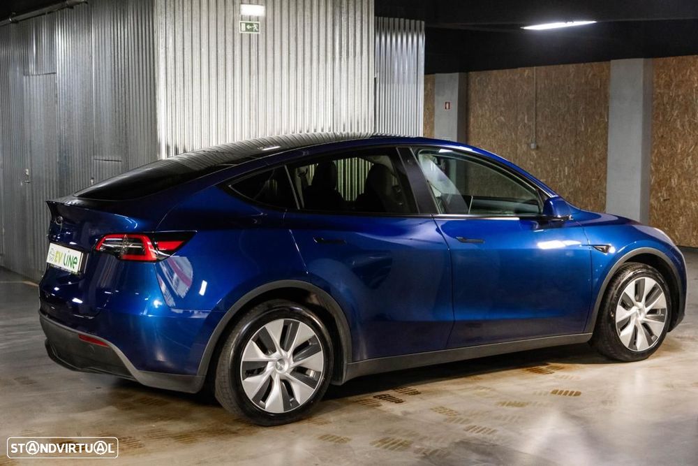 Tesla Model Y Long Range Dual Motor AWD - 8