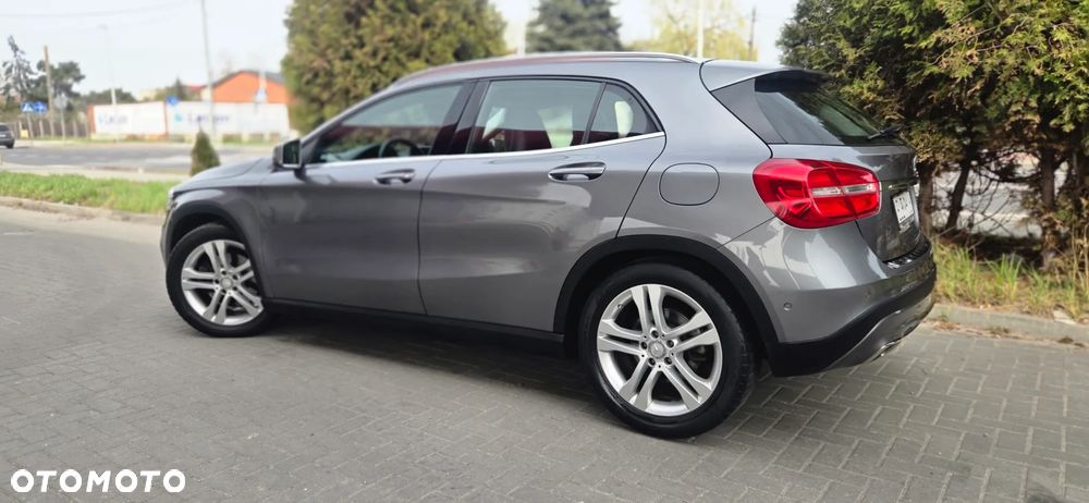 Mercedes-Benz GLA 250 7G-DCT StreetStyle - 9