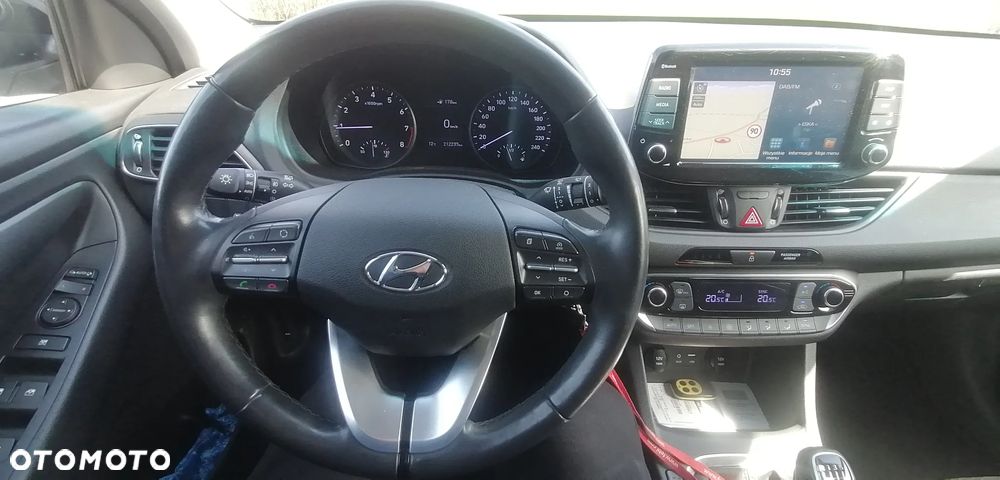 Hyundai i30 1.0 T-GDI YES - 10