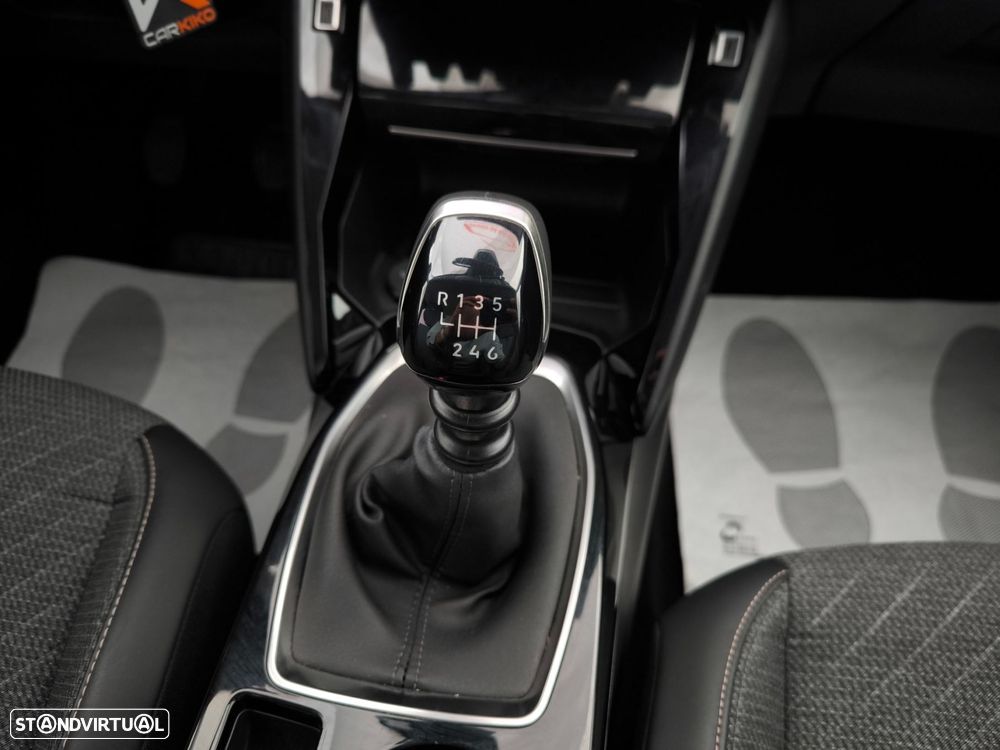 Peugeot 208 1.2 PureTech Allure - 15