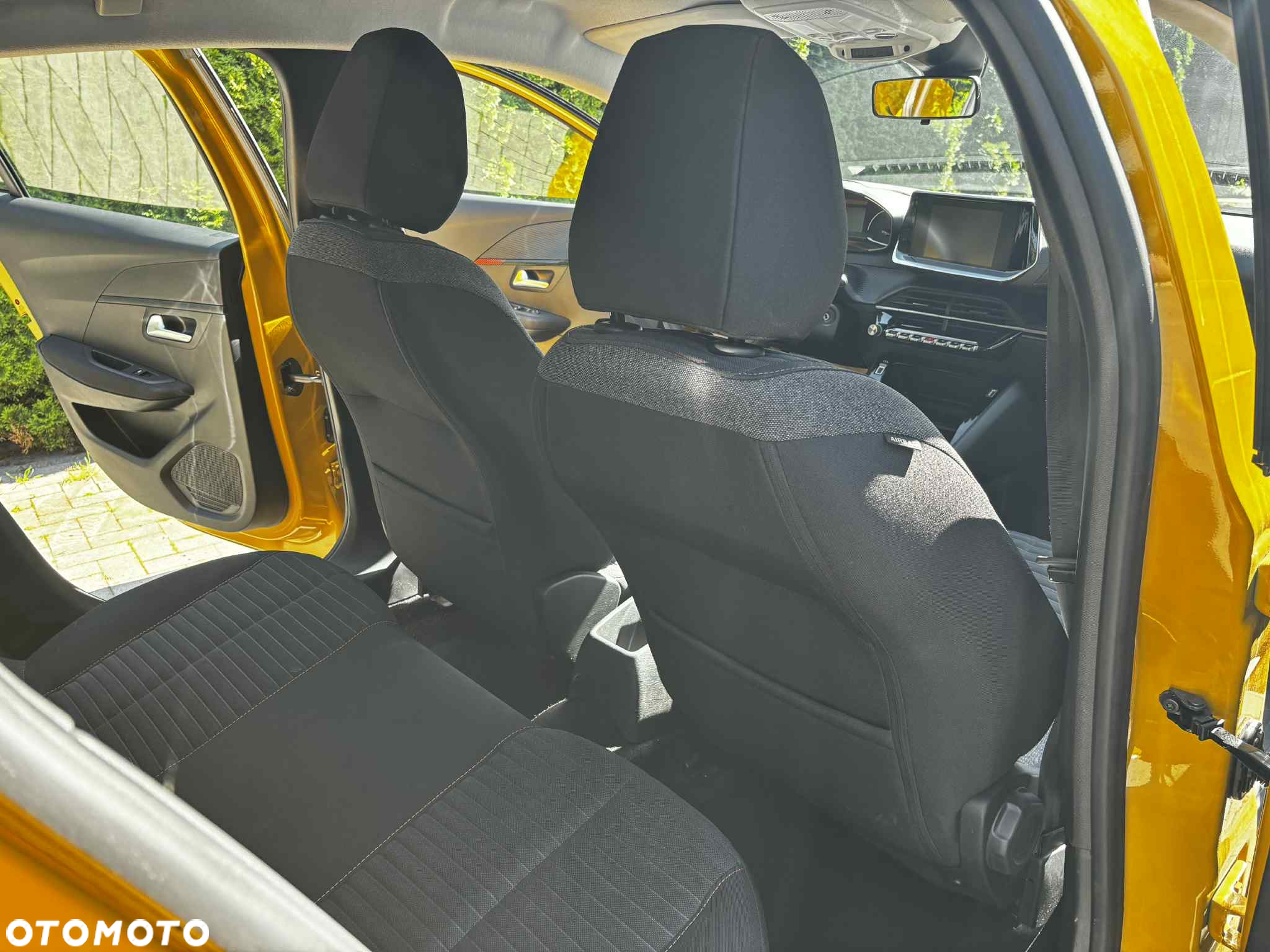 Peugeot 208 - 16