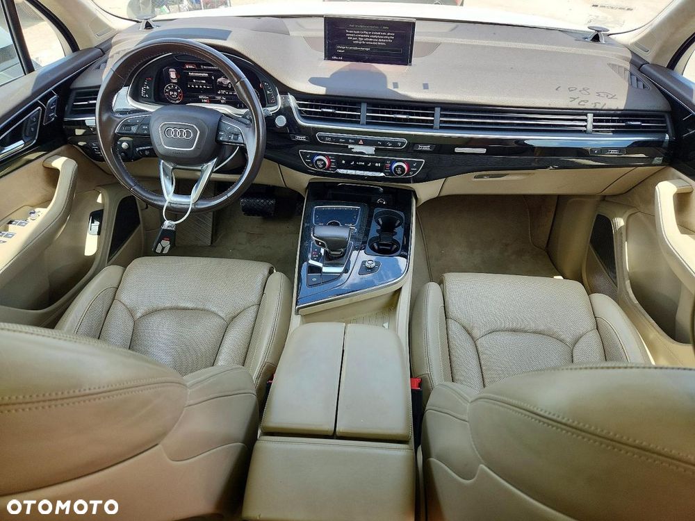 Audi Q7 - 7