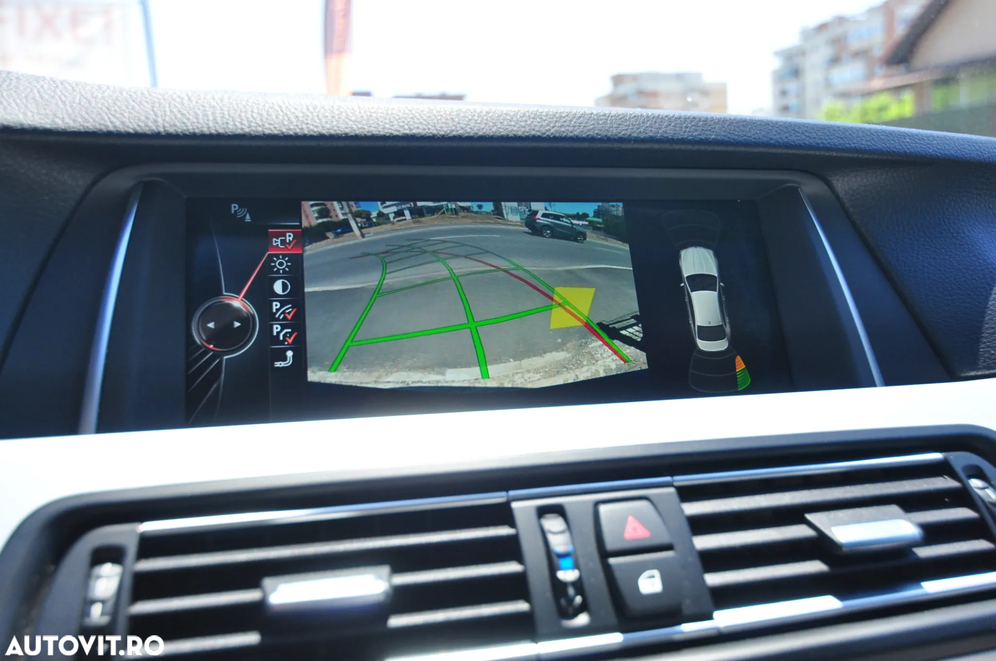 BMW Seria 5 520d xDrive AT - 26