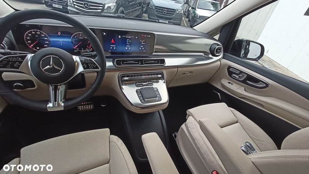 Mercedes-Benz Klasa V - 10