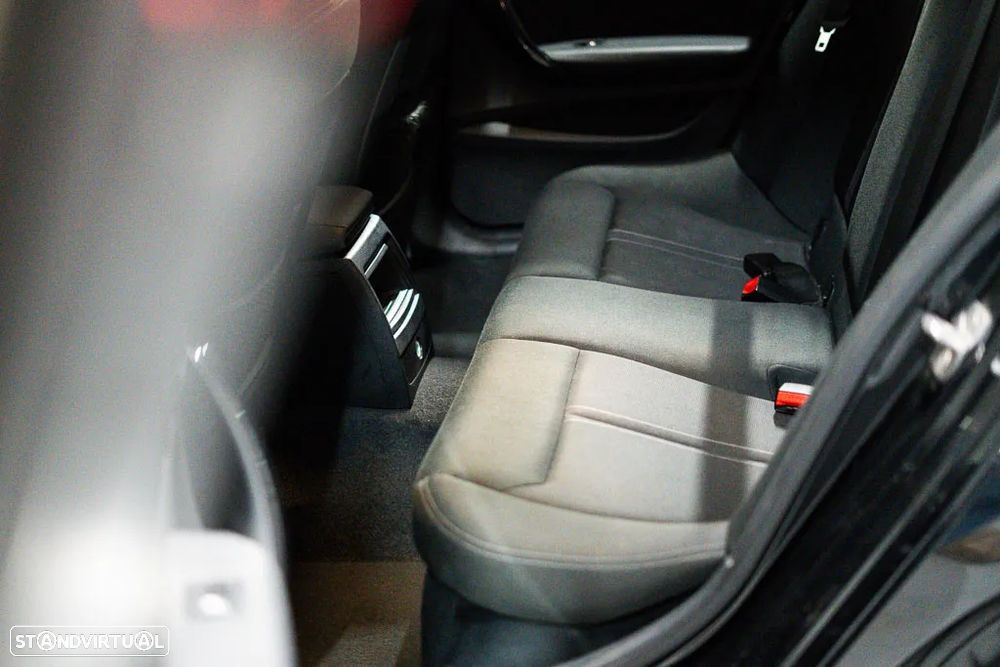 BMW 116 d Line Sport Auto - 35